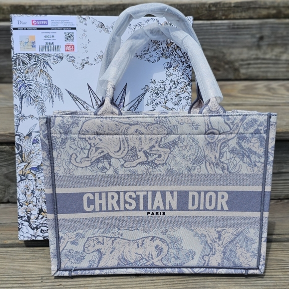 *fashiondior Handbags - Fashion Tote w/Box & Dustbag